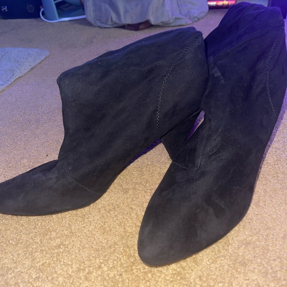 Black bootie heals Forever 21